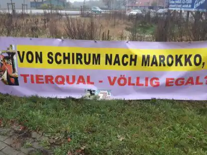 Erst k&uuml;rzlich versammelten sich die Mitglieder der Gruppe Ostfriesen gegen Tierleid vom dem Auricher VOST-Gel&auml;nde f&uuml;r eine Mahnwache.