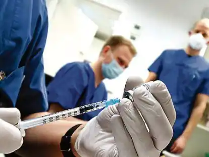 Im Impfpunkt der Stadt werden Auffrischungsimpfungen erst verabreicht, wenn die letzte Impfung sechs Monate her ist. Dabei k&ouml;nnte es auch anders laufen.