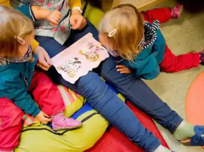 In ihrer Ausbildung zur Sozialassistentin bzw. zum Sozialassistenten m&uuml;ssen die Auszubildenden Praktika in Kindertagesst&auml;tten nachweisen, die sie jedoch nicht verg&uuml;tet bekommen.