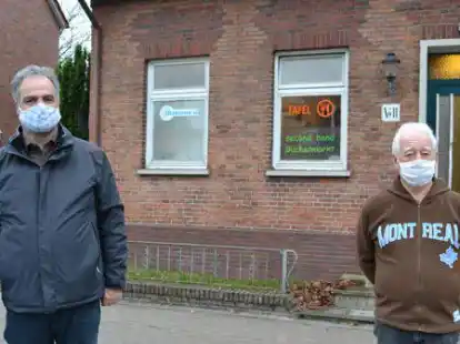 Gesch&auml;ftsf&uuml;hrer Matthias Casper und Ernst Kuntner (rechts) w&uuml;rden sich w&uuml;nschen, dass mehr Ausweisbesitzer zu der Tafel kommen.