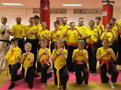 Diese M&auml;dchen und Jungs haben Power! Das bewiesen die Kickboxer auch bei der Farbgurt-Pr&uuml;fung.