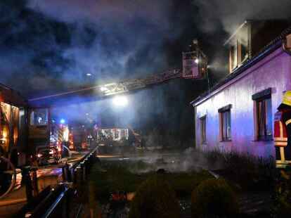 Brand an der Hohen Stra0e in Hude.