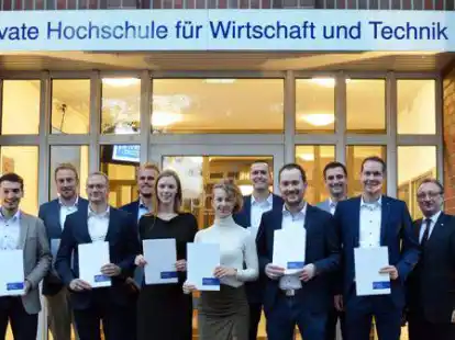 Die Masterstudenten erhielten jetzt ihre Zeugnisse.
