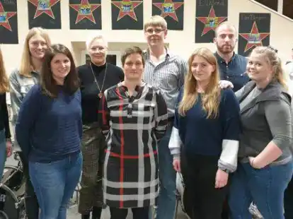 Der neue Vorstand des Spielmannszuges Bollingen (von links): Anna Harms, Finja Schlump, Lena Gugat, Christina Harms, Manuela Meinders, Andreas von H&ouml;fen, Anne Hagen, Jan Hagen, Celina We&szlig;els, Pascal B&ouml;hmann. Es fehlen B&auml;rbel Harms und Lena Jansen.