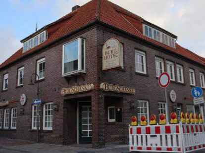 Das Katholische Bildungswerk Friesoythe hat das ehemalige Burghotel an der Kirchstra&szlig;e gekauft und will dort ein Haus der Begegnung einrichten.