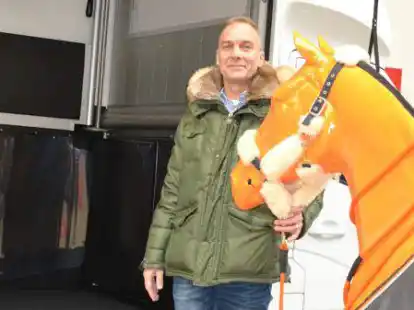 Andr&eacute; Roos unterst&uuml;tzt in Ganderkesee seinen Schwiegervater Werner Hagstedt in dessen Unternehmen. Mit dem kommenden Jahr wird es offiziell &bdquo;Hagstedt & Roos Transporter&ldquo; hei&szlig;en.