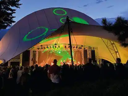 Konzertreihe l&auml;dt zur Open-Air-Saison ein: die B&uuml;hne im Park der G&auml;rten in Bad Zwischenahn
