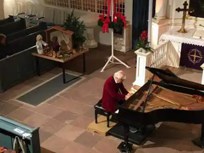 Begeisterte am Klavier: Justus Frantz bei seinem Konzert in der Christuskirche in Harpstedt.