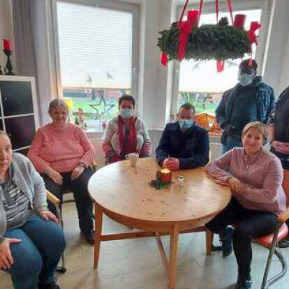 Gem&uuml;tliches Beisammensitzen und einfach mal Quatschen geh&ouml;rt in der Tagesst&auml;tte dazu.