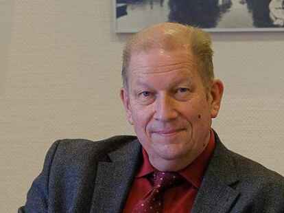 Froh &uuml;ber die Entscheidung des Krankenhausplanungs-Ausschusses: Claus Eppmann, Sprecher der Gesch&auml;ftsf&uuml;hrung der Tr&auml;gergesellschaft Kliniken Aurich-Emden-Norden. Bild: