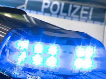 Die Polizei pr&uuml;ft, ob die Protestaktion gegen Coronaschutz-Ma&szlig;nahmen in der Wildeshauser Innenstadt h&auml;tte angemeldet werden m&uuml;ssen. Eine Streife erschien erst relativ sp&auml;t vor Ort und konnte nach Angaben einer Sprecherin keine Verst&ouml;&szlig;e feststellen.