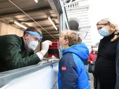 Am Staatstheater in Oldenburg hat Laborkreis einen Corona-Testcontainer. Die Termine sind derzeit sehr schnell ausgebucht.