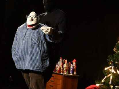 Handpuppe Werner Momsen sorgte f&uuml;r viel Gel&auml;chter in der Tischlerei Sandkuhl.