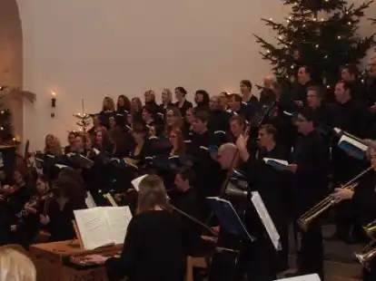Auch schon in den Vorjahren stimmte der Kammerchor Musica Viva mit einem Oratorium &ndash; wie hier in der Sankt Augustinus Kirche &ndash; auf Weihnachten ein.