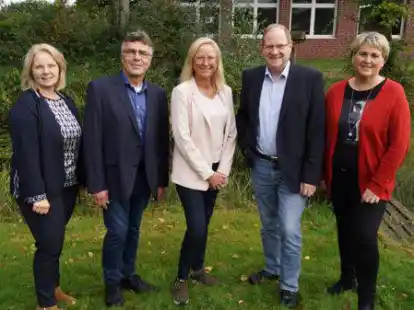 Der Vorstand des F&ouml;rdervereins der Oberschule B&ouml;sel (v.l.): Ulrike Lenzschau, Bernd Roder, Dorothea Kuhlmann-Arends, Johannes Robke und Beate L&uuml;bbe