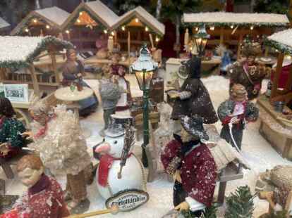Weihnachtsmarkt im Schaufenster von Karin Falkenhof in der Gro&szlig;en Wasserpfortstra&szlig;e