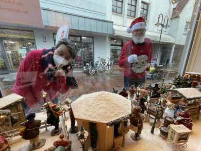 Weihnachtsmarkt im Schaufenster von Karin Falkenhof in der Gro&szlig;en Wasserpfortstra&szlig;e