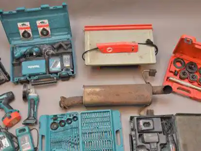 Dieses Diebesgut wurden in Vechta bei der Festnahme in einem Haus an den Moorg&auml;rten gefunden. Die Polizei sucht nun den Besitzer.