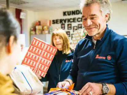 2018 fand die &Uuml;bergabe der Geschenke aus der Aktion &bdquo;Kleine W&uuml;nsche&ldquo; an den Allgemeinen Sozialen Dienst noch in gro&szlig;em Rahmen statt. Mehr als 600 W&uuml;nsche konnten erf&uuml;llt werden.