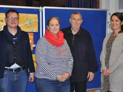 Der neue Vorstand des F&ouml;rdervereins der Grundschule Seefeld/Schwei: (von links)  Beisitzer Ulrich von D&ouml;llen, Vorsitzende Andrea Arens, Schriftwart G&uuml;nter Fuchs und die 2. Vorsitzende Sonja Zimmermann