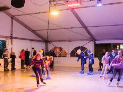 Auch die &uuml;berdachte Eisbahn ist nur noch bis einschlie&szlig;lich Sonntag ge&ouml;ffnet.