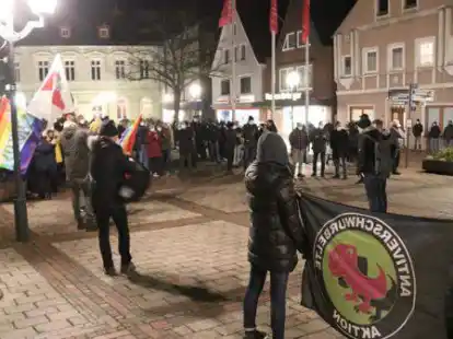 Ohne Zwischenf&auml;lle verlief die gut einst&uuml;ndige Kundgebung gegen sogenannte Querdenker auf dem Marktplatz in Wildeshausen.