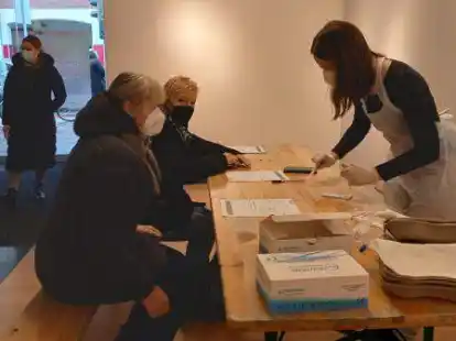 Besserte die Standards nach: die Teststation in der Emder Neutorstra&szlig;e. Bild: