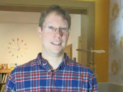 Jan Stolle aus Ganderkesee ist Familienvater, Entwicklungsingenieur und begeisterter Leser. Nebenbei engagiert er sich sozial als Pr&auml;sident des Round Table 91.