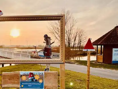 Goldene Rahmen standen im vergangenen Jahr an einigen markanten Punkten der Laufstrecke: Diese zu bauen und aufzustellen klappt dieses Jahr nicht. Als Fotomotiv mit Freizeitsportlern eignen sich die tanzenden Schafe an der Bokeler Br&uuml;cke aber dennoch.