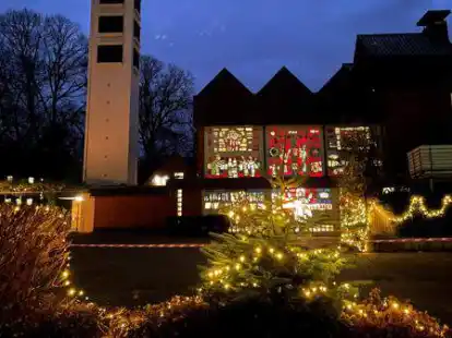 Lichterplatz der katholischen St. Marien-Kirche in Jever.