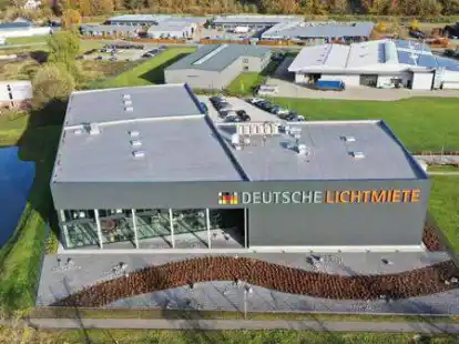 Standort in Hatten: Hier produziert die Deutsche Lichtmiete Leuchtmittel.