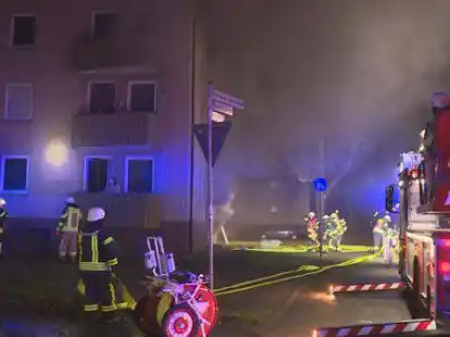 Feuer in Delmenhorst: Die Rettungskr&auml;fte waren am Montagabend dreimal im Einsatz.