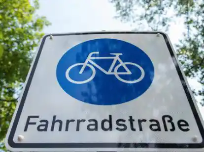 Hinweis auf eine Fahrradstra&szlig;e.