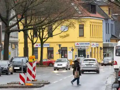 Trotz Querungshilfen gibt es an der Nadorster Stra&szlig;e immer wieder gef&auml;hrliche Situationen &ndash; und auch schwere Unf&auml;lle.