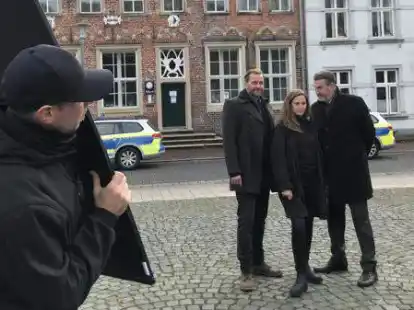 Die Dreharbeiten f&uuml;r die beiden neuesten Ostfrieslandkrimis sind so gut wie abgeschlossen: Am Freitag ist der letzte Drehtag f&uuml;r Christian Erdmann als Frank Weller, Picco von Groote als neue Darstellerin von Ann Kathrin Klaasen und Kai Maertens als Ubbo Heide in Norden.