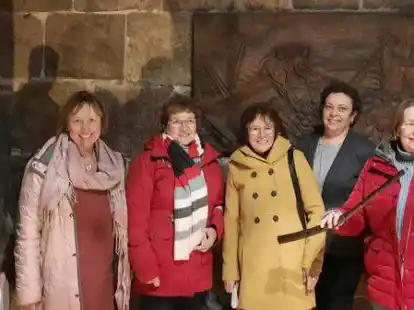 Das ist das Team aus Musikern und Mitgliedern des Schlie&szlig;dienstes: Peter Gebhardt, (v.l.) Meike Bruns, Renate Hinderks, Inga Benavidez, Elena Simon und Sandra Sch&uuml;tte mit ihrem Zink.