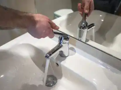 Der Griff zum Wasserhahn wird teurer: Die Gemeinde Wiefelstede will die Geb&uuml;hren f&uuml;r das Abwasser erh&ouml;hen. Das muss der Rat aber noch am kommenden Montag beschlie&szlig;en.