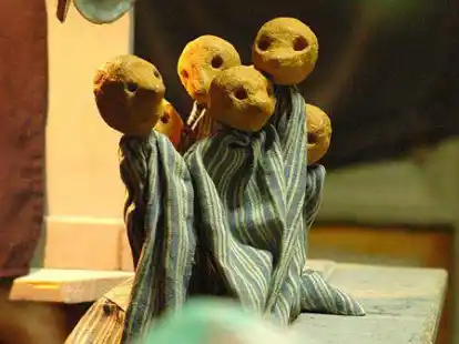 Im Frauenkonzentrationslager Ravensbr&uuml;ck spielt die Geschichte: Das Tandera-Theater pr&auml;sentiert am 22. Dezember in Hengstforde &bdquo;1944 &ndash; Es war einmal ein Drache&ldquo;.