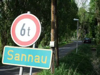 Stra&szlig;e &bdquo;Am Schneiderkrug&ldquo; in Sannau