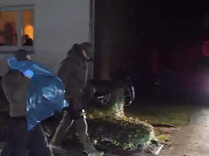 Polizeibeamte haben in einer Wohnung in Brake (Landkreis Wesermarsch) die Leiche einer 26-J&auml;hrigen entdeckt.