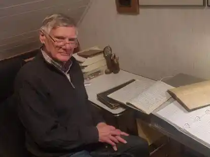 Eintauchen in die Geschichte: Sechs B&auml;nde umfassen die Aufzeichnungen, den ersten hat Dieter von Seggern jetzt aus S&uuml;tterlin &uuml;bertragen.