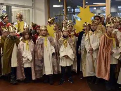 In den vergangenen Jahren kamen die Sternsinger auch ins Ganderkeseer Rathaus.