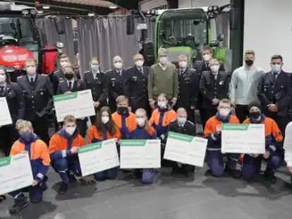 Die Kinder- und Jugendfeuerwehren aus D&uuml;ngstrup, D&ouml;tlingen, Neerstedt, Colnrade, Prinzh&ouml;fte, Harpstedt und Wildeshausen nahmen die Spenden entgegen.