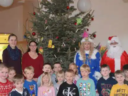 Vom Weihnachtsmann und einem Engel sind die L&uuml;ttjen Moorriemer &uuml;berrascht worden.