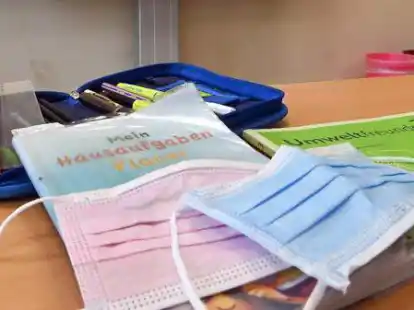 Auch in Schulen im Kreis Aurich gilt eine Maskenpflicht.