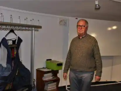 Wenig einladend: Klaus-Peter Tuchscherer, Vorsitzender des Seniorenbeirats, im Raum f&uuml;r den &bdquo;Offenen Treff