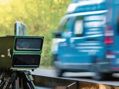 Geschwindigkeits&uuml;berwachung auf den Stra&szlig;en im Landkreis Leer: Hunderte von Rasern gehen den Beh&ouml;rden Jahr f&uuml;r Jahr ins Netz.