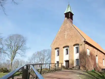 L&auml;dt auch an Weihnachten ein zu einem Gottesdienst an Heilig Abend: Die Holler Kirche