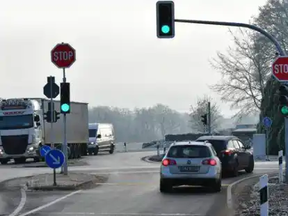 Auf der Kreuzung von Bundesstra&szlig;e 213, Havekoster Stra&szlig;e und Harpstedter Stra&szlig;e regelt seit Kurzem eine Ampel den Verkehr.
