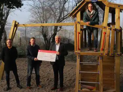 Pr&auml;sentierten das neue Spiel-Highlight (von links): Rolf Schnieders, Ralf Bunten, Andreas Vollert und Julia Wagner.